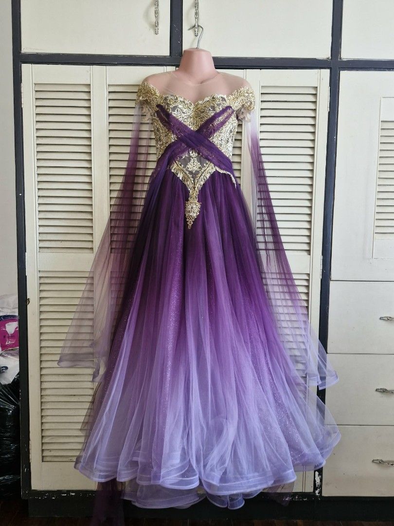 Ball gown (Category: Evening dresses & gowns) located in Santa Rosa. Submitted by janelystuff (Listing ID 1419361988, Image 1). Description: Used for pictorial only. Bought for 15k, selling for 11k, slightly negotiable fits XS.