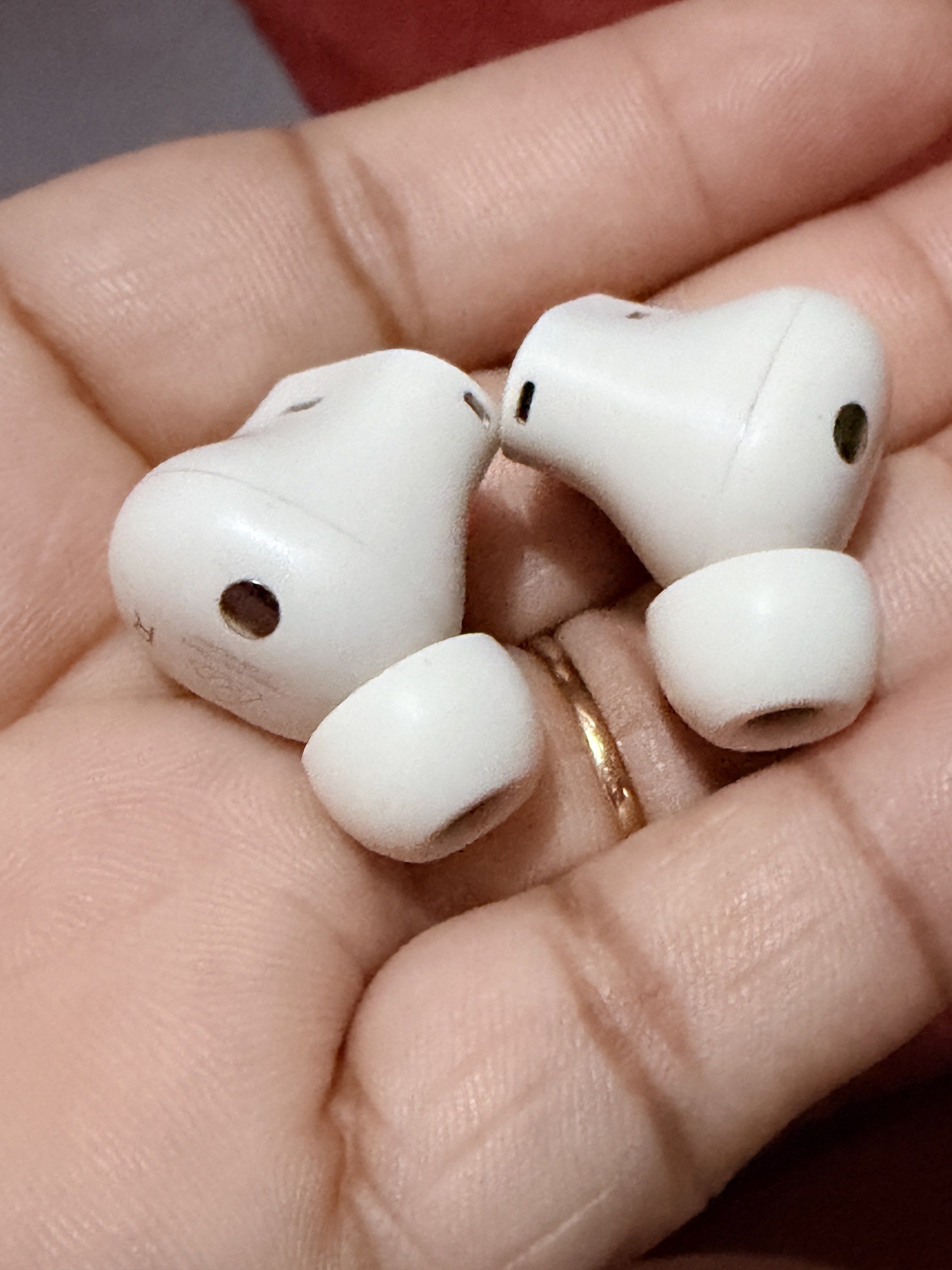 Beats Studio Buds + (Category: Portable Audio Accessories) located in Paranaque City. Submitted by hannah.agupit (Listing ID 1419250185, Image 2). Description: Unit, case and cable for charging All working as usual 💯 original Ready to use.