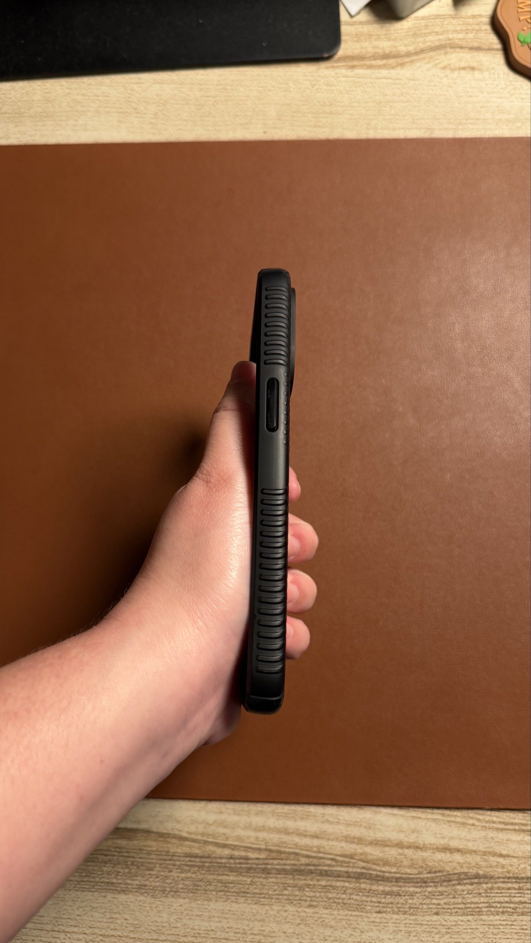 Black Speck Presidio2 Grip case for iPhone 13 Pro (Category: Cases & Sleeves) located in Quezon City. Submitted by allthingsdapper (Listing ID 1419340280, Image 3). Description: The Speck Presidio2 Grip case for iPhone 13 Pro is a protective and slim case known for its enhanced grip and durability, offering up to 13-foot drop protection. ₱800 Mandaluyong loc Can be Lalamoved.