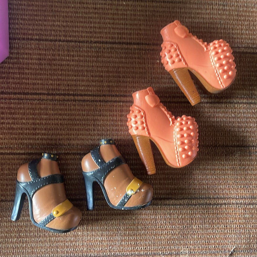 Bratz Dolls Shoes (Category: Babies & Kids Fashion) located in Davao. Submitted by shauitoys2019 (Listing ID 1419349556, Image 1). Description: P250 each pair .