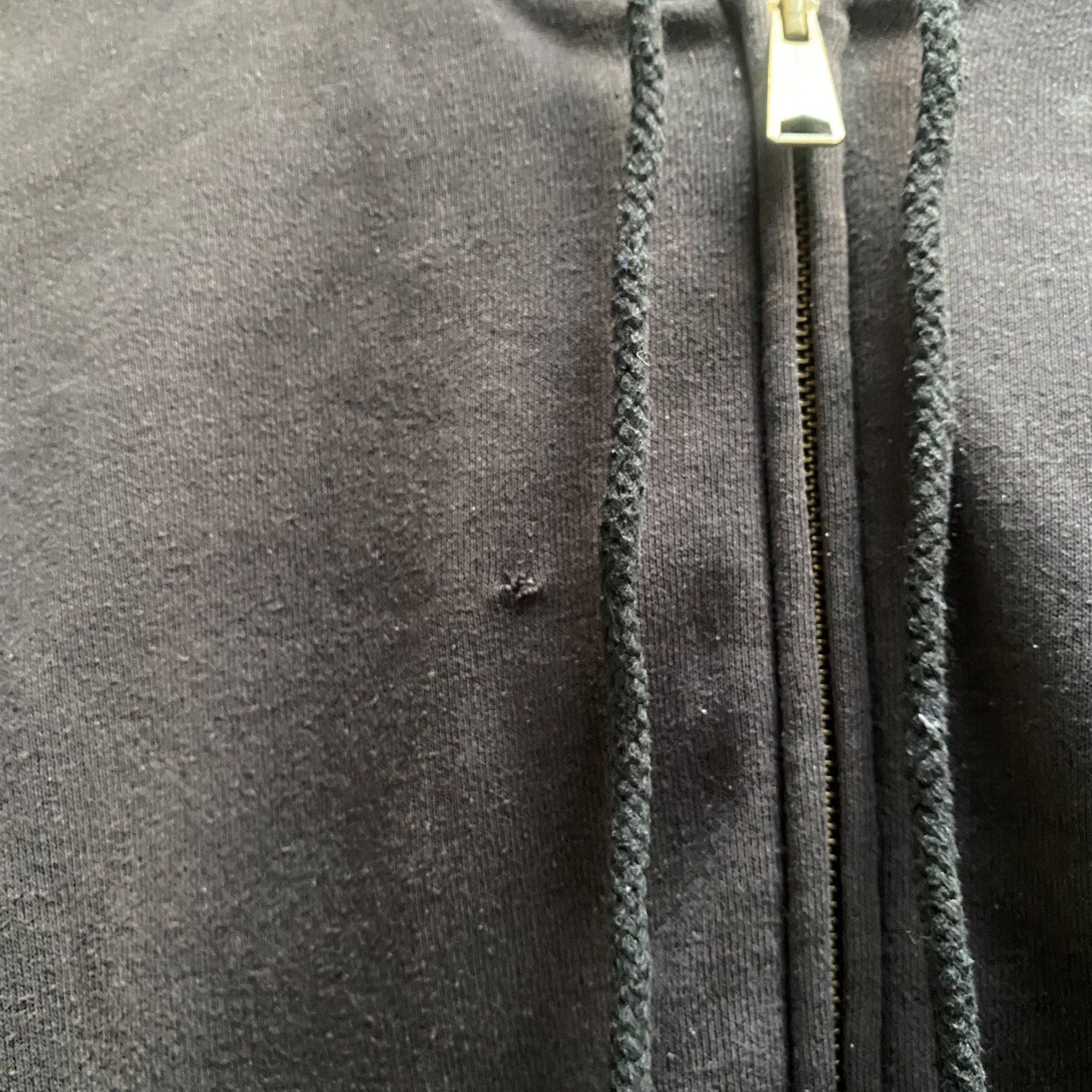CARHARTT K122 HOODIE (Category: Hoodies) located in Manila. Submitted by trplx (Listing ID 1419345888, Image 3). Description: ‼️FOR SALE‼️ 📍MEET UP AROUND SAN MATEO, MONTALBAN & MARIKINA AREA ONLY OR SHIP VIA LALAMOVE & JNT. MOP: CASH & GCASH ONLY PS: ALL ITEMS ARE NEGOTIABLE (Color May Vary Due to Lighting) 📩 DM FOR MORE INFO. CARHARTT K122 HOODIE • DIMES: 27x30 • CONDITION: 7/10 • ISSUE: PINHOLE & REPLACED LACE ₱1,000+SF .