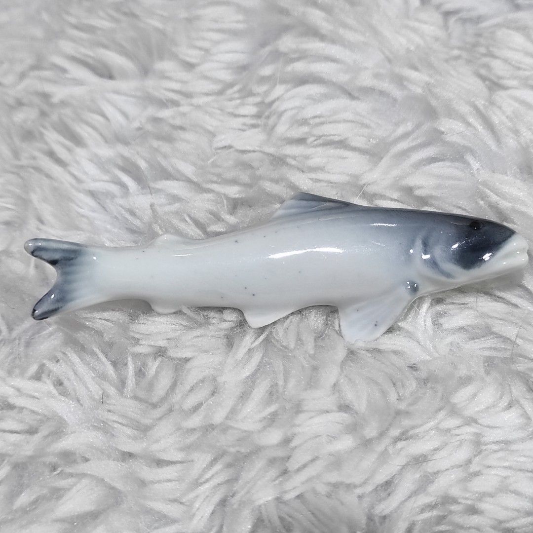 Chopstick Rest Fish 25 pesos each (Category: Other Kitchenware & Tableware) located in Cainta. Submitted by fukunekojapansurplus (Listing ID 1419294951, Image 2). Description: 25 pesos each No issue 15 pieces available ✨ A quick Yes or No after inquiry is appreciated ✨ 📍 Mayfield Park Residences Felix Ave Cainta ✅ Heads up! Kindly manage your expectations -- these are Japan Surplus items. Some are pre-loved, others brand new as indicated. 💥MINE