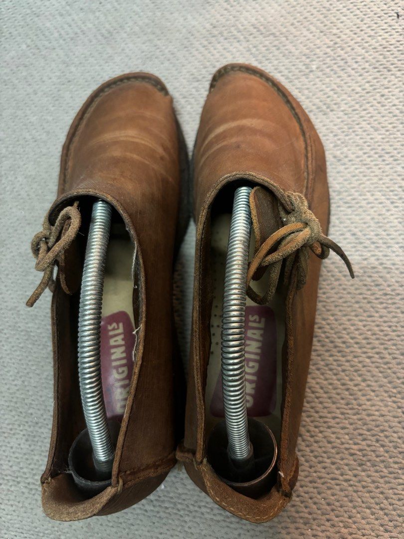 Clark (Category: Loafers) located in Kota Kinabalu. Submitted by done23 (Listing ID 1419299213, Image 2). Description: Kasut clark item bundle Size 7.5 uk Condition mcm baru Harga boleh runding asal jadi.