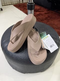 (Category: ) located in . Submitted by wear.withluv (Listing ID 1419379277, Image 1). Description: .