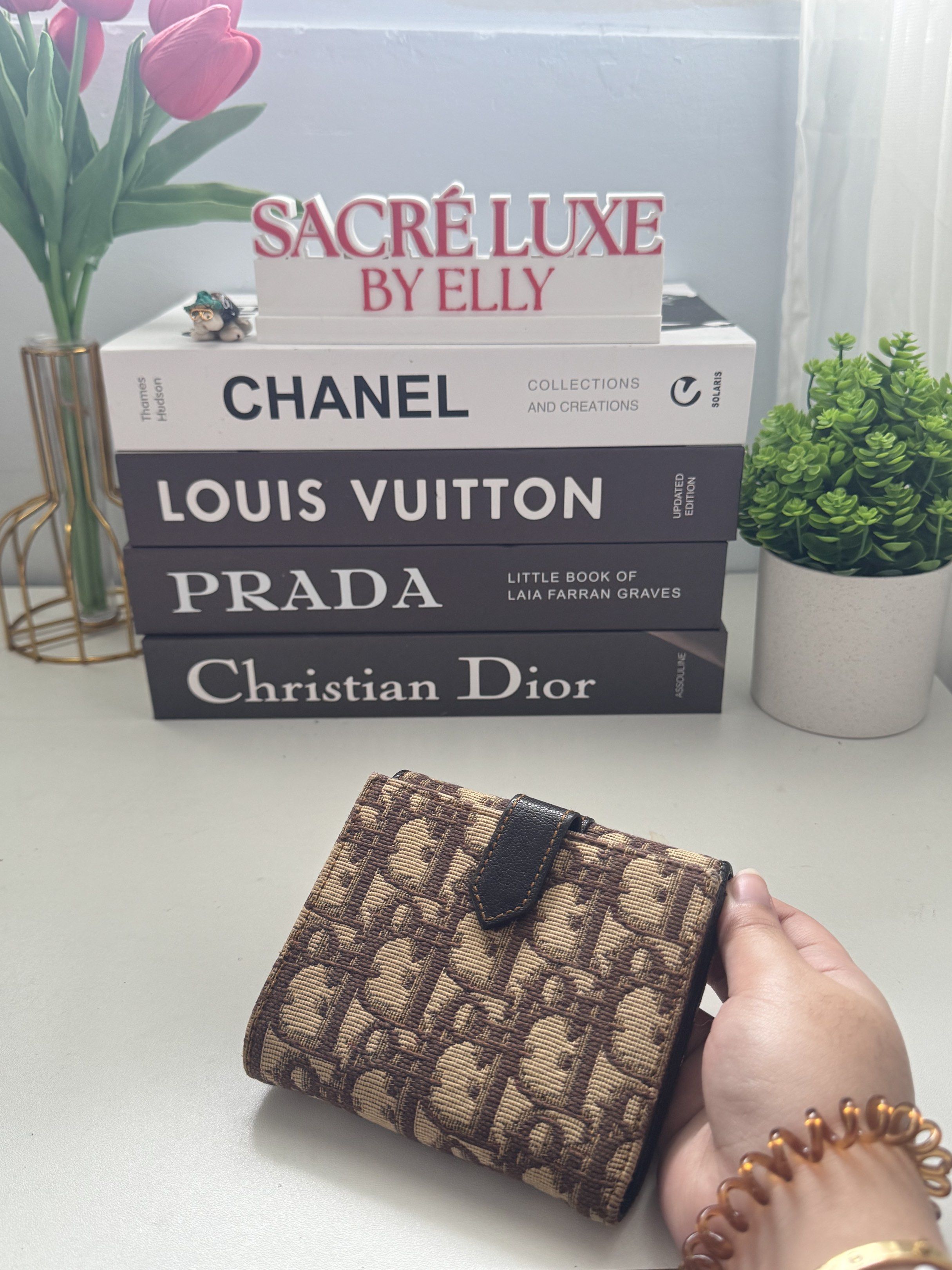 Dior Vintage Wallet (Category: Luxury Bags & Wallets) located in Manila. Submitted by sacreluxebyelly (Listing ID 1419262083, Image 3). Description: .