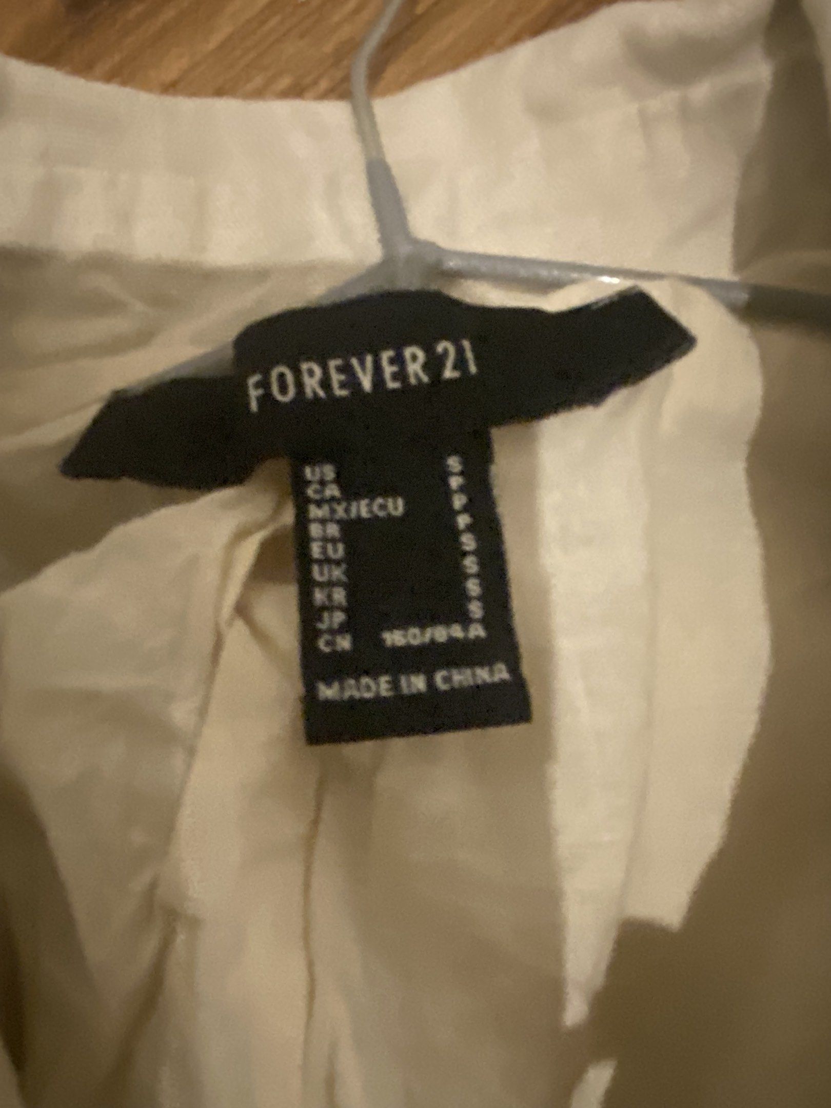 Forever 21 Cropped Jacket (Category: Coats, Jackets and Outerwear) located in Pasig City. Submitted by repeatrenters (Listing ID 1419289953, Image 3). Description: Gifted. Never used .