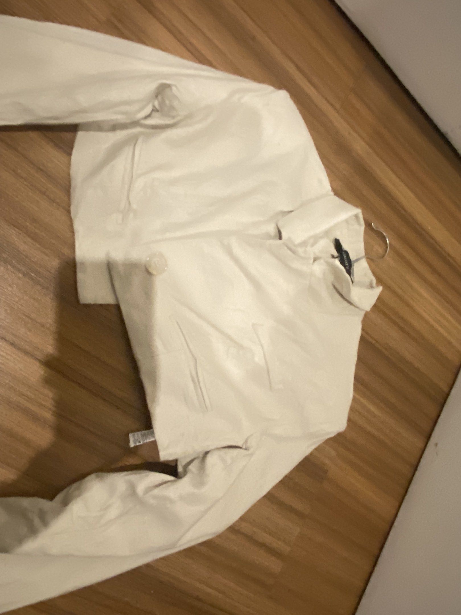 Forever 21 Cropped Jacket (Category: Coats, Jackets and Outerwear) located in Pasig City. Submitted by repeatrenters (Listing ID 1419289953, Image 2). Description: Gifted. Never used .