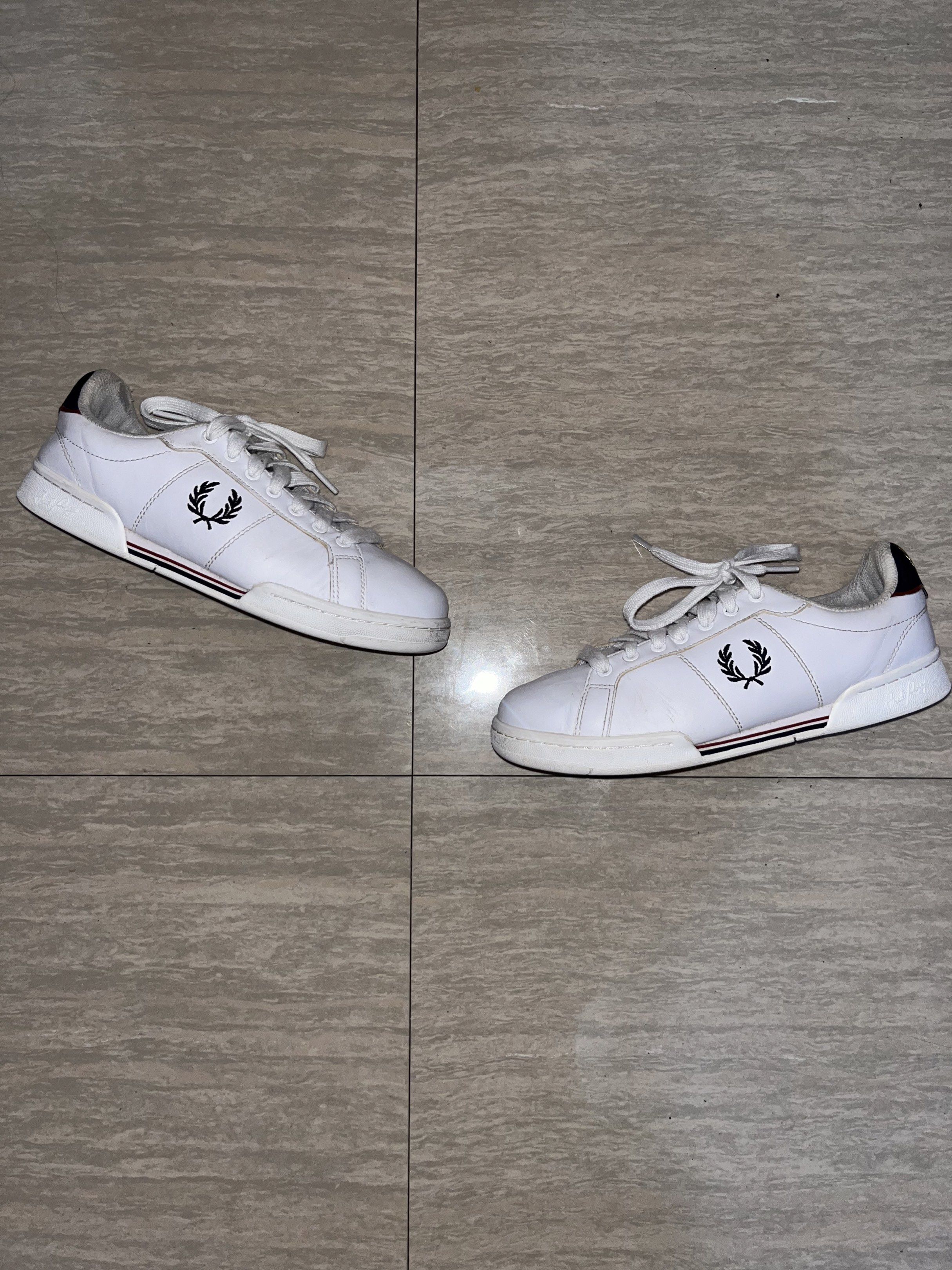 Fred Perry B722 Sneakers (Category: Sneakers) located in Lipa City. Submitted by coolthreadss (Listing ID 1419201335, Image 1). Description: • Brand: Fred Perry • Model: B722 • Color: Black with White accents • Size: [ UK 7 / EU 41 / US 8] • Condition: Like New In almost perfect condition No issue Meetup or Delivery .