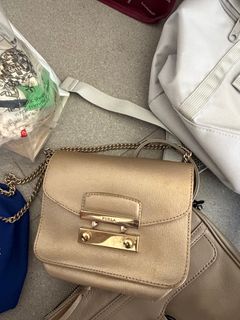 (Category: ) located in . Submitted by zaroke (Listing ID 1419266695, Image 1). Description: .