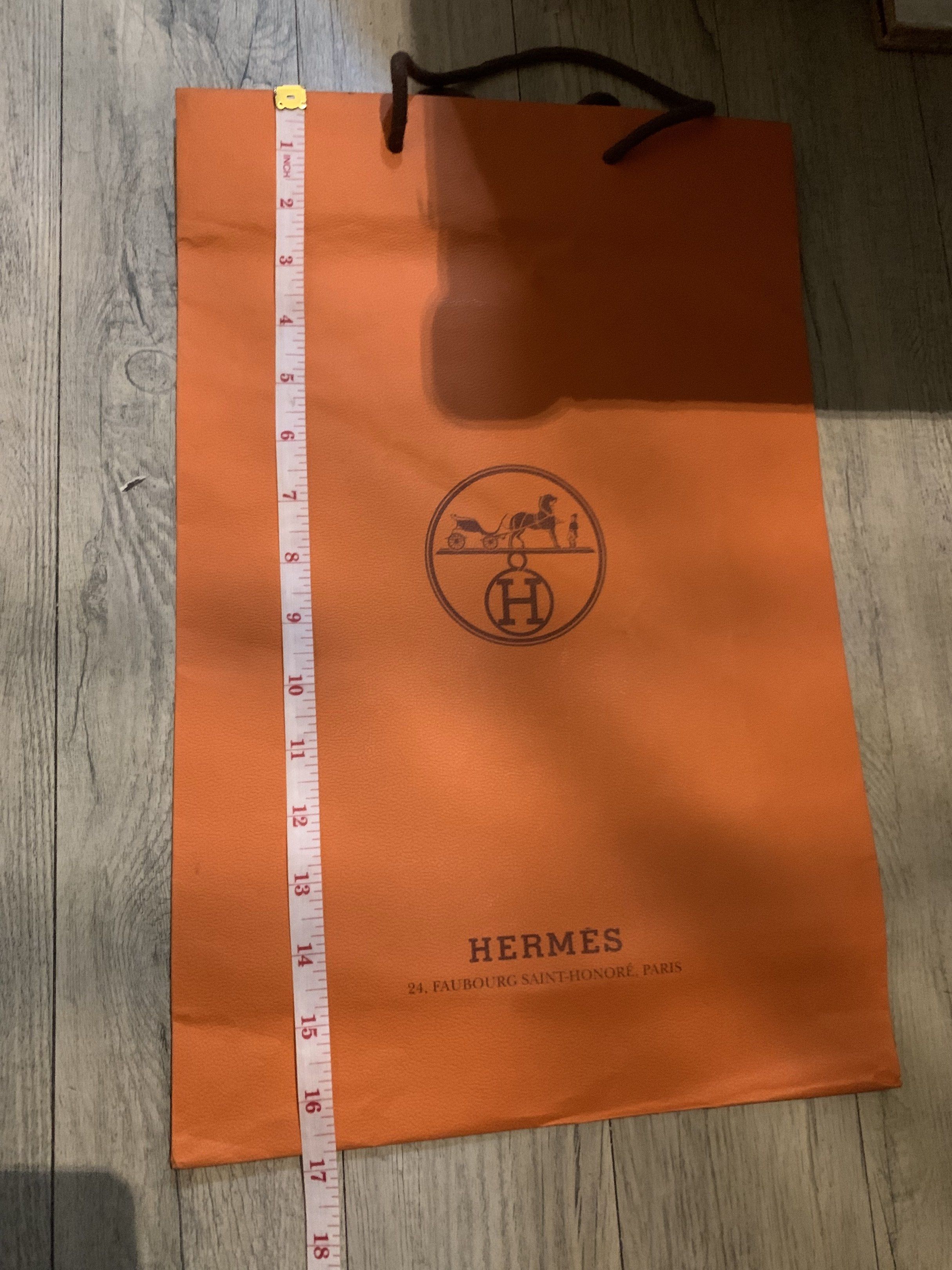 Hermes Paperbag (Category: Luxury Accessories) located in Mandaluyong City. Submitted by confessionsofashopaholic64 (Listing ID 1419359991, Image 1). Description: major storage clean up perfect for someone selling an Hermes item or even just for display.