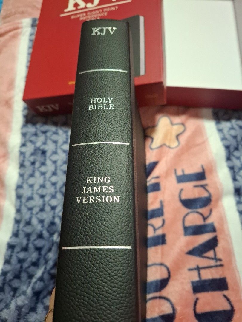 HOLMAN KJV SUPER GIANT PRINT REFERENCE BIBLE, Hobbies & Toys, Books ...