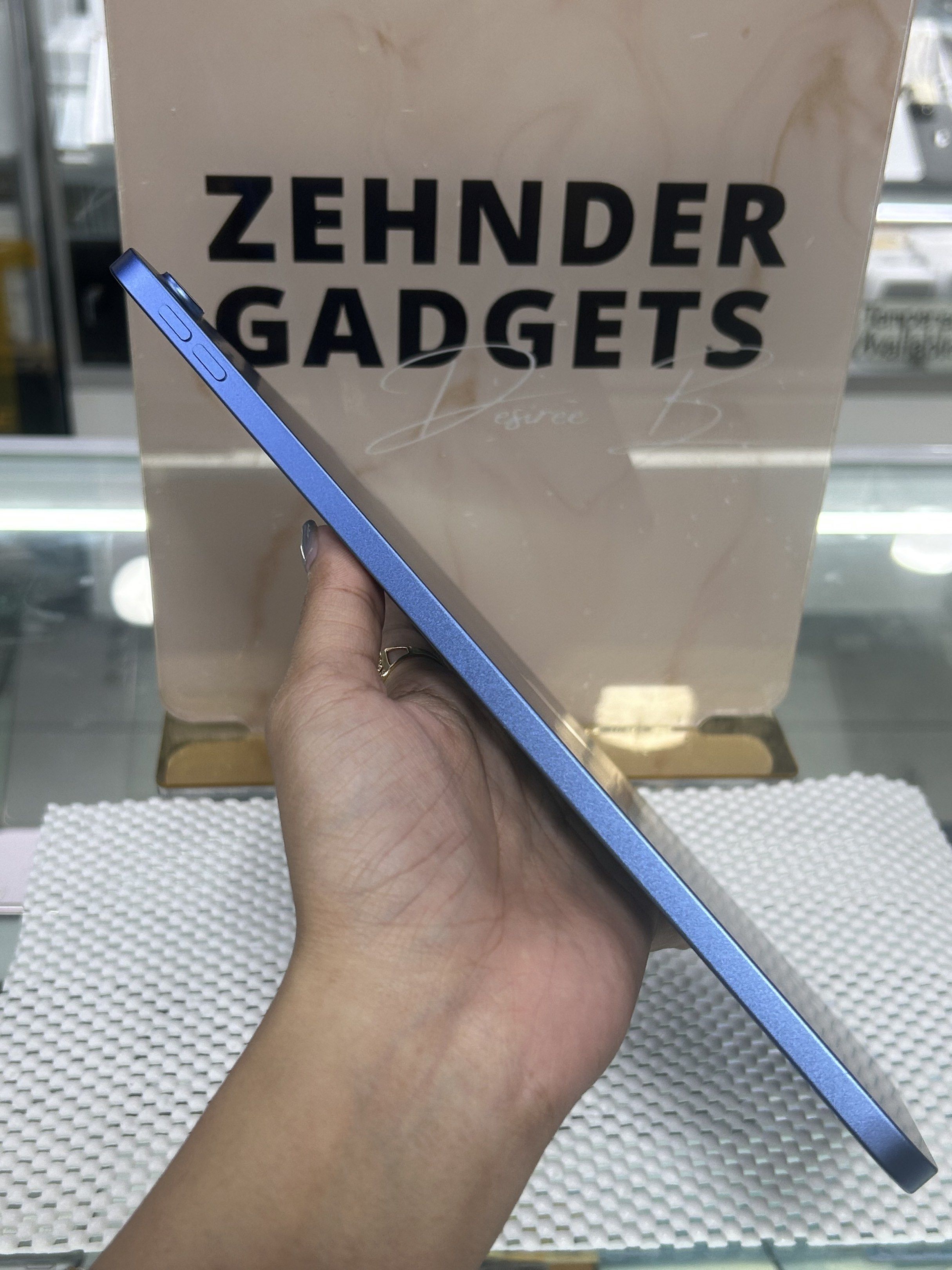 iPad 10th Gen 256GB WIFI (NTC APPROVED) (Category: iPad) located in San Juan City. Submitted by desireebayal96 (Listing ID 1419198431, Image 2). Description: iPad 10th Gen * 256GB * WIFI ONLY * 97% SMOOTH * NO ISSUE * NO HISTORY OF REPAIR * NO ICLOUD ISSUE * WORKING TRUETONE & FINGERPRINT * WITH REPLACEMENT 20W SET CHARGER NOTE: MAY DENT LANG PO SA LIKOD, PWEDE NAMAN LAGYAN NG CASE, DI NAMAN NAKAKA-APEKTO SA PERFORMANCE. OPEN FOR COD SAME DAY DEL