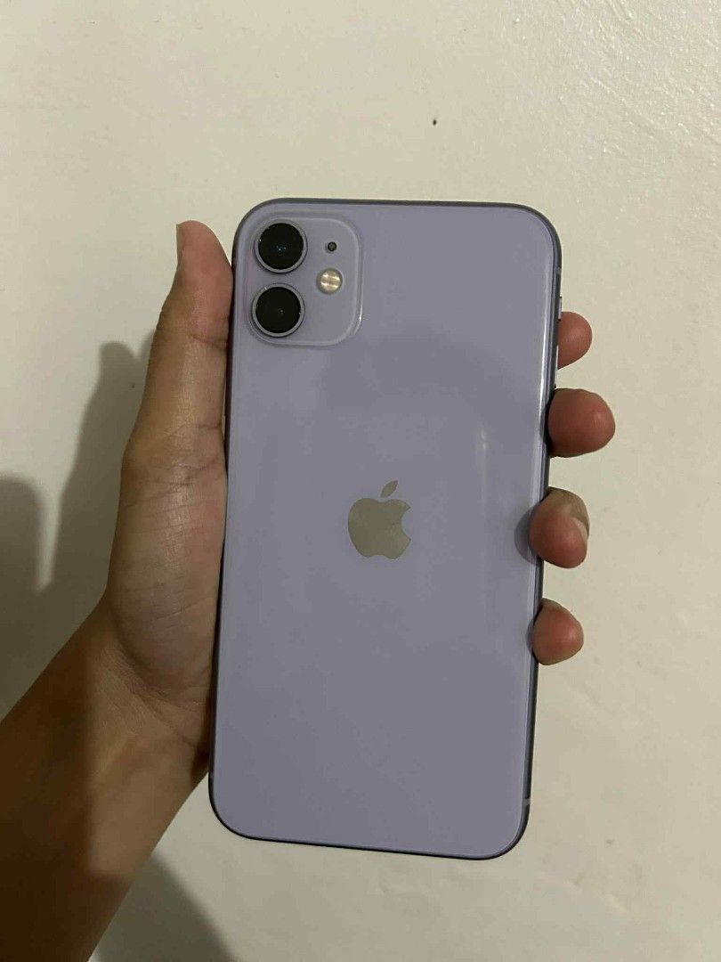 IPhone 11 (Category: iPhone 11 Series) located in Pasay City. Submitted by dashoutlet (Listing ID 1419225011, Image 3). Description: FS/SWAP DIN SA 11 ONLY Iphone 11 128gb FU/OPENLINE 89% BH iOs 26.2.1 No history of repair sariwa ang loob Honest issue; kita sa pic may line sa upper right, dent normal sa 2nd hand other than that wala ng issue di nakaka apekto sa performances. Price negotiable..