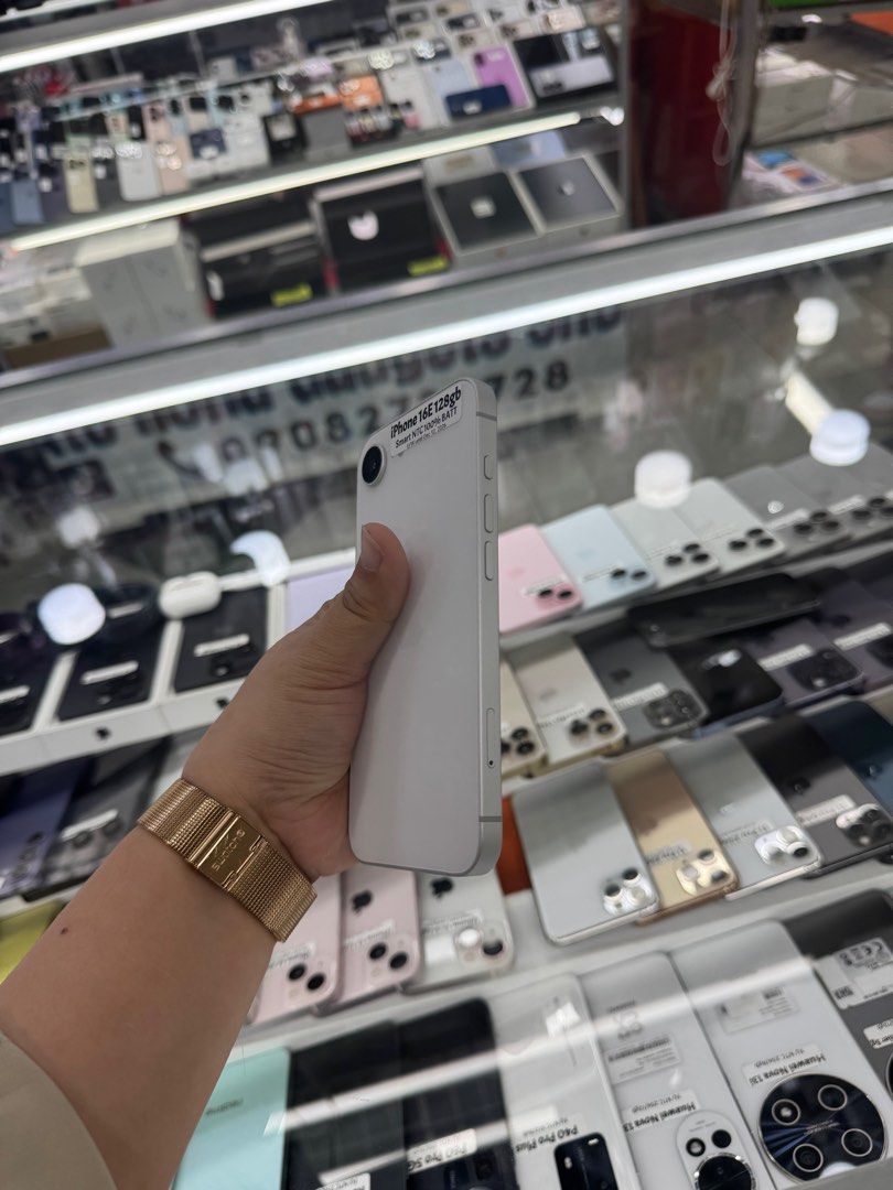 Iphone 16e 128gb 100% batt Smartlocked NTC No issue (Category: iPhone 16 Series) located in San Juan City. Submitted by javedsgadgetshop (Listing ID 1419360536, Image 3). Description: INSTALLMENT OPTIONS : SPAY LATER / GGIVES / CREDIT CARD! WE BUY AND SELL SO PWEDE MAGBINTA OR SWAP ! Quick Specs : 💵 Iphone 16e •128gb •NTC Variant •100% batt health •Factory Unlock •98% Smoothness •No hidden issue | No Repaired •100% Authentic | Not Refurbished •w