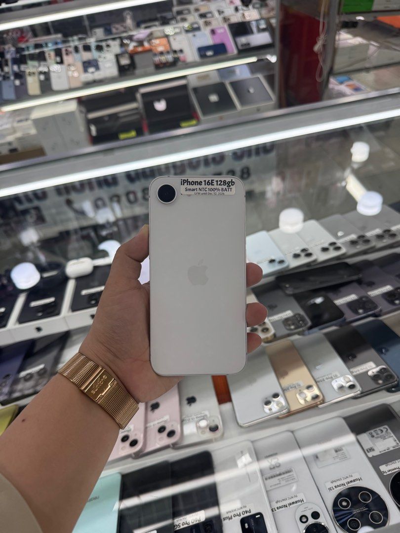 Iphone 16e 128gb 100% batt Smartlocked NTC No issue (Category: iPhone 16 Series) located in San Juan City. Submitted by javedsgadgetshop (Listing ID 1419360536, Image 1). Description: INSTALLMENT OPTIONS : SPAY LATER / GGIVES / CREDIT CARD! WE BUY AND SELL SO PWEDE MAGBINTA OR SWAP ! Quick Specs : 💵 Iphone 16e •128gb •NTC Variant •100% batt health •Factory Unlock •98% Smoothness •No hidden issue | No Repaired •100% Authentic | Not Refurbished •w