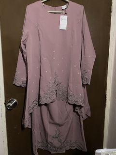 (Category: ) located in . Submitted by ainilemontea (Listing ID 1419308375, Image 1). Description: .