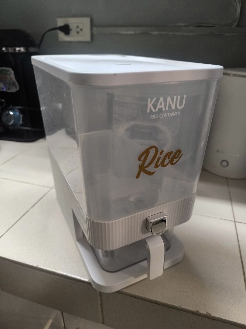 Kanu Rice Container 5kg (Category: Food Organization & Storage) located in Manila. Submitted by ausomeces29 (Listing ID 1419226049, Image 1). Description: 5kgs rice dispenser hindi napo nagagamit..nakabili na ng mas malaki. nabili ko ng 459 sa shoppee.. now im selling po. good as new. pede lalamove, sagot nyo na df .