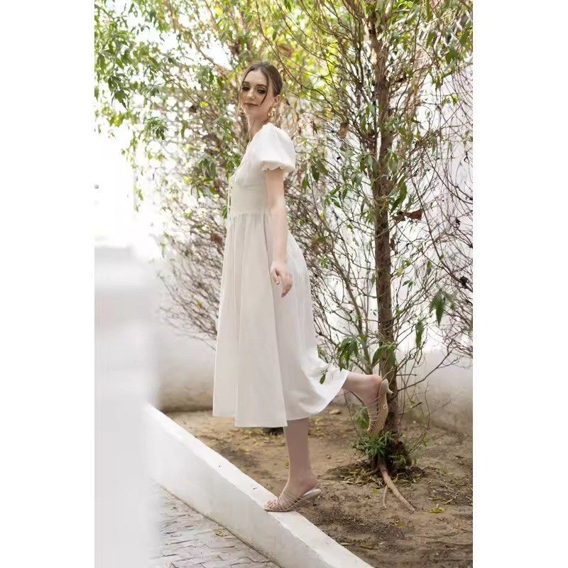 beige nude Kitten Heeled Sandals (Category: Heels) located in Quezon City. Submitted by shop_mm (Listing ID 1419293027, Image 2). Description: - Kitten heels - Features multiple thin straps - Square toe design - color: Tan - rfs: Wrong size Size 10 .