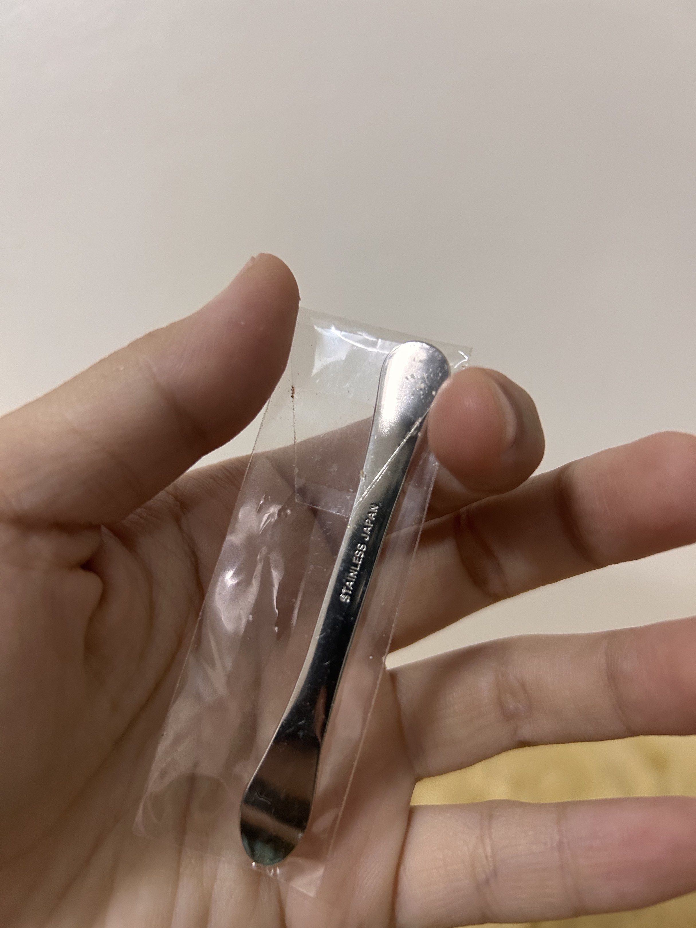 Korean Chanson Cosmetics Stainless Spoon Spatula (Category: Makeup) located in Bulacan. Submitted by mecrafts4u.olstr (Listing ID 1419335637, Image 2). Description: 100 each 4pcs available - Chanson Cosmetics cosmetic spoon - Silver color - Comes in clear plastic packaging - Designed for cosmetic application - Brand name printed on handle.