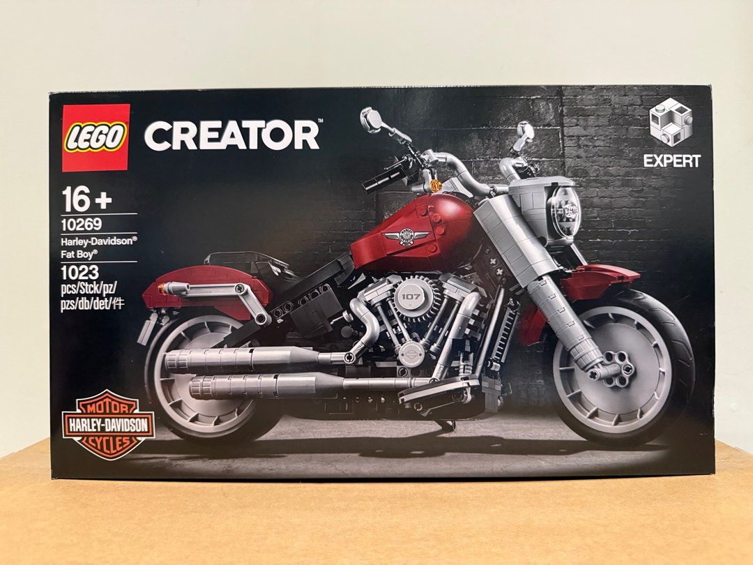 LEGO Creator Expert 10269 Harley-Davidson Fat Boy (Category: Lego & Building Sets) located in Quezon City. Submitted by lightningrush (Listing ID 1419193794, Image 1). Description: - LEGO Creator Expert 10269 Harley-Davidson Fat Boy - 1023 pieces - Brand new in box - Retired set Fast pickup in QC or San Juan. Can also arrange for shipping..