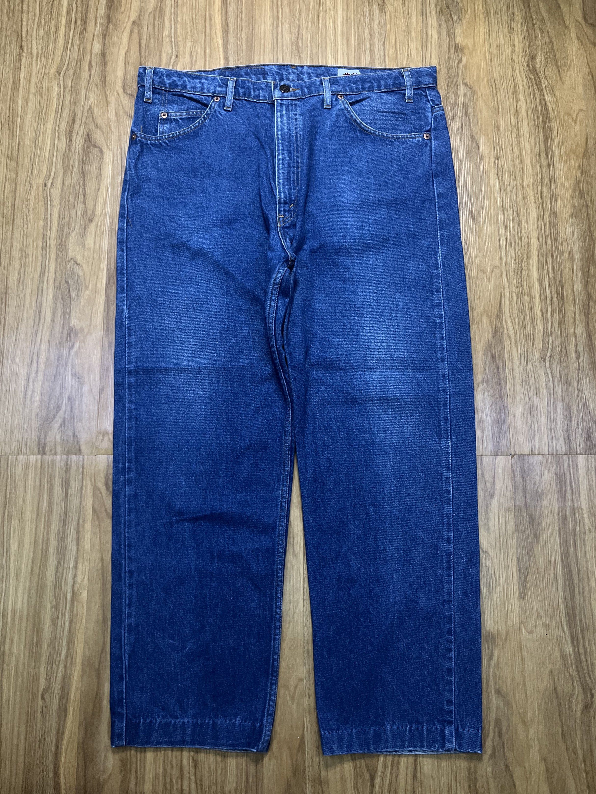 Levi's 505 Jeans W40 L30 (Category: Jeans) located in Cebu City. Submitted by thecoolprit (Listing ID 1419366677, Image 2). Description: REPRICED FROM ₱1500 to ₱1200 Levis 505 orange tab Relaxed Fit (altered hem) Waist: 37-38 Length: 40 Leg Open: 8 Size on tag: 40.