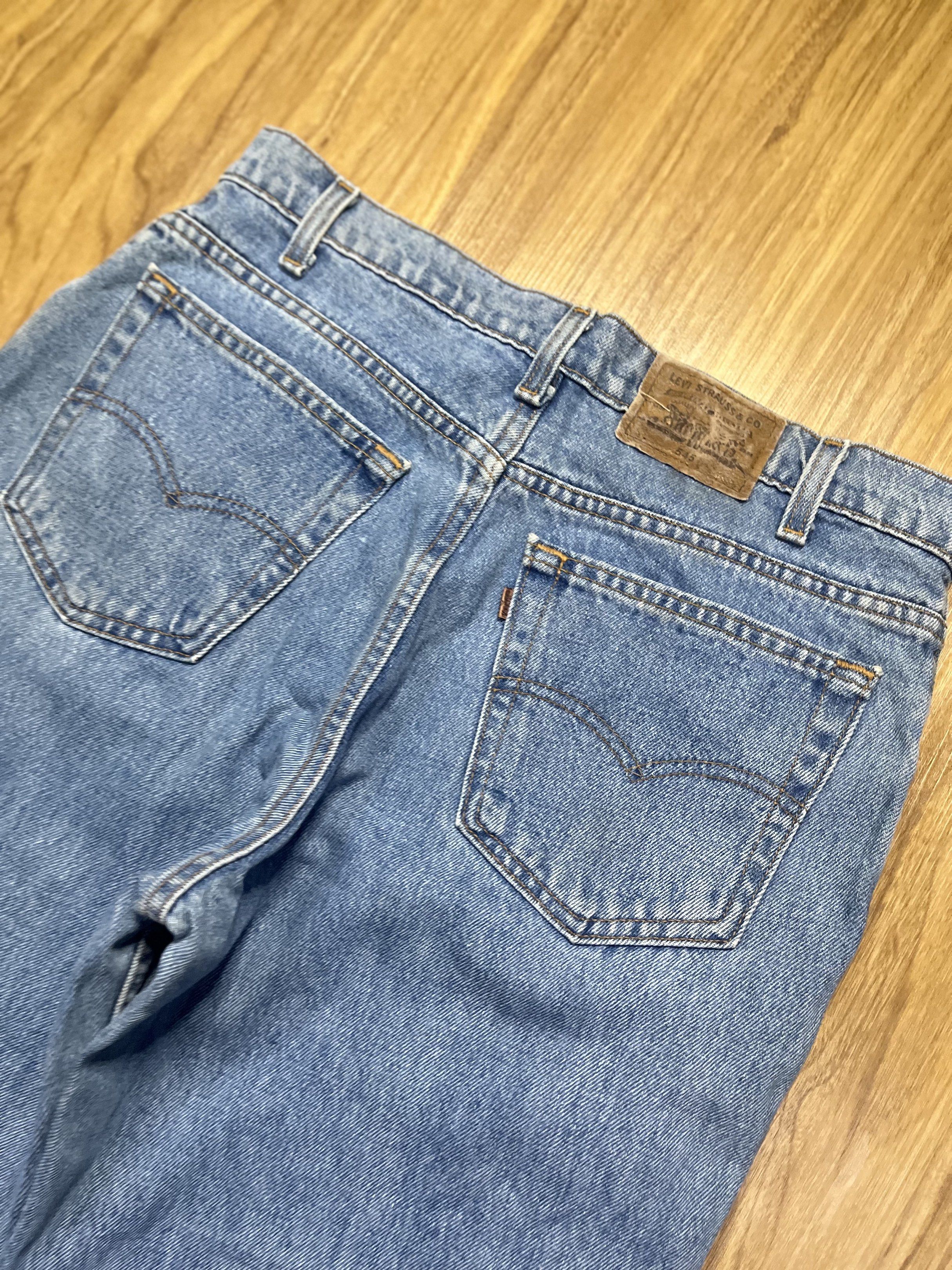 Levi's 545 Loose Fit Jeans (Category: Jeans) located in Cebu City. Submitted by thecoolprit (Listing ID 1419365029, Image 2). Description: REPRICED FROM ₱1400 to ₱1100 - Authentic Levi's 545 Loose Fit jeans - Light blue wash - Size: W32 L30 - Material: 100% cotton - Button and zipper closure - altered hem DIMES ON TAPE Waist: 34 Length: 40 Leg Open: 8 .
