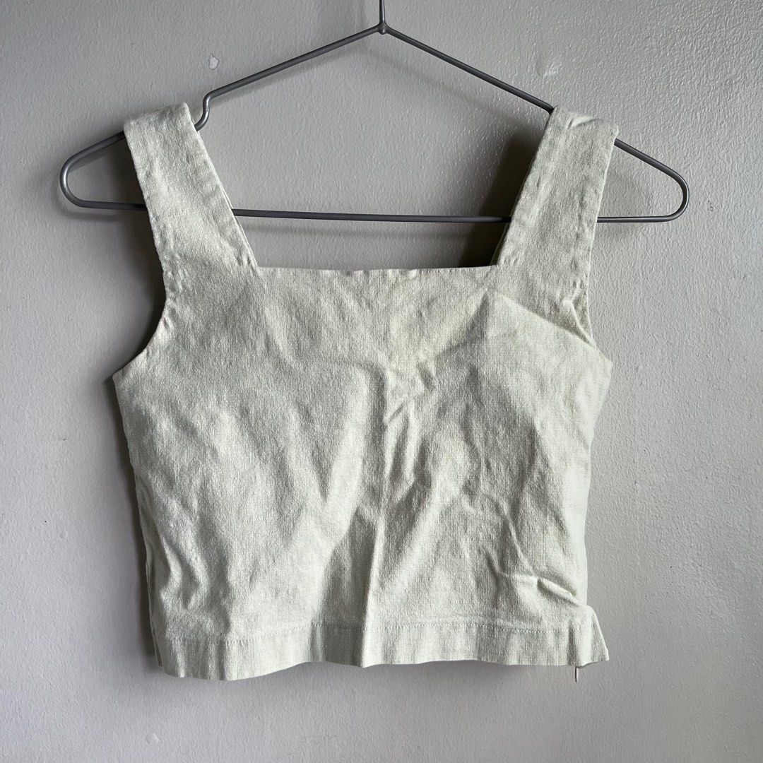 linen top (Category: Blouses) located in Quezon City. Submitted by decluttered_ (Listing ID 1419266262, Image 3). Description: .