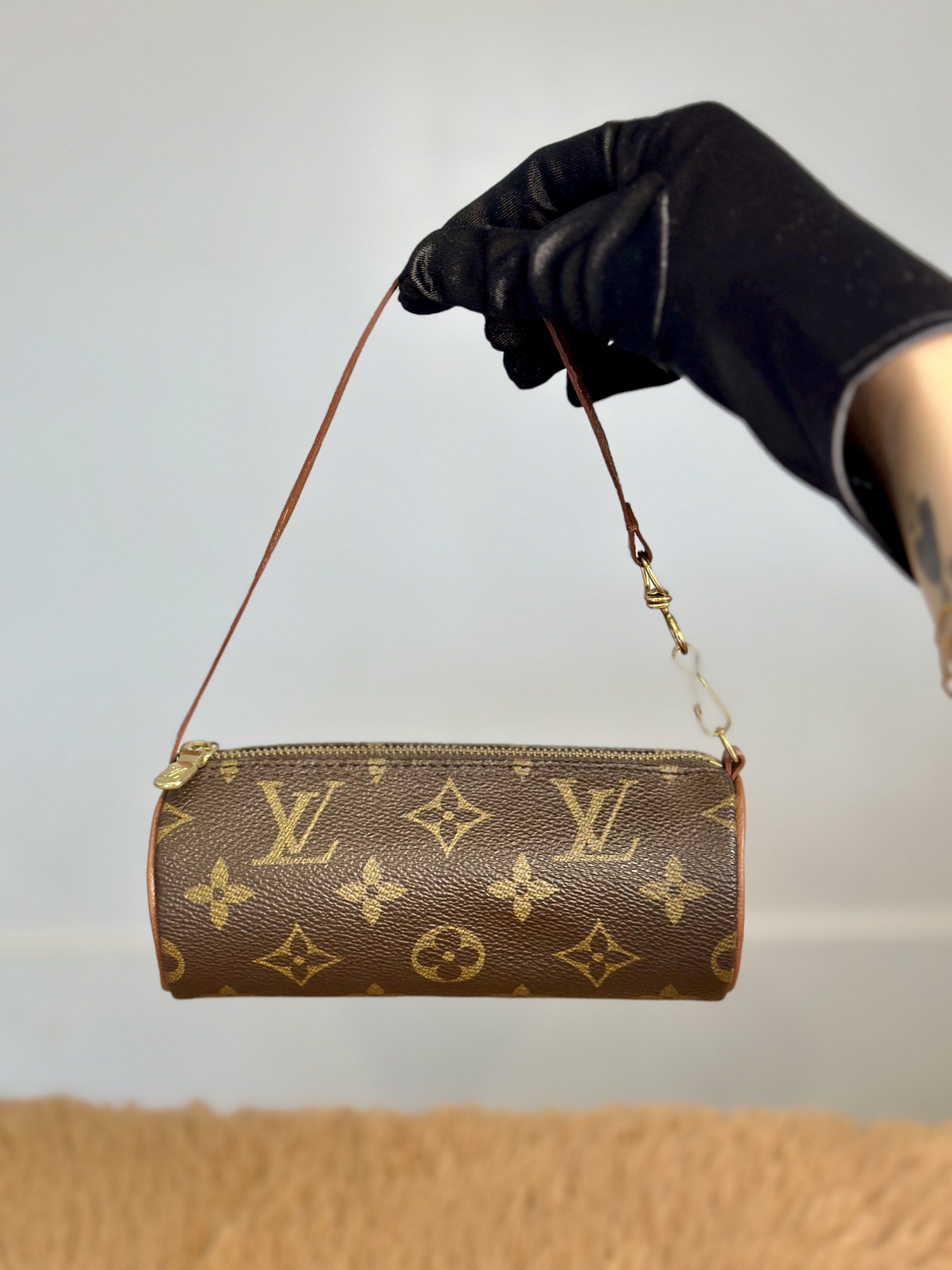 Louis Vuitton Mini Papillon or Papillon Pochette (Category: Luxury Bags & Wallets) located in Manila. Submitted by luxuryfinds2025 (Listing ID 1419242048, Image 2). Description: - Dimensions: Approximately 15.5 cm (W) x 6 cm (H) x 6 cm (D) (6.1 x 2.4 x 2.4 inches).