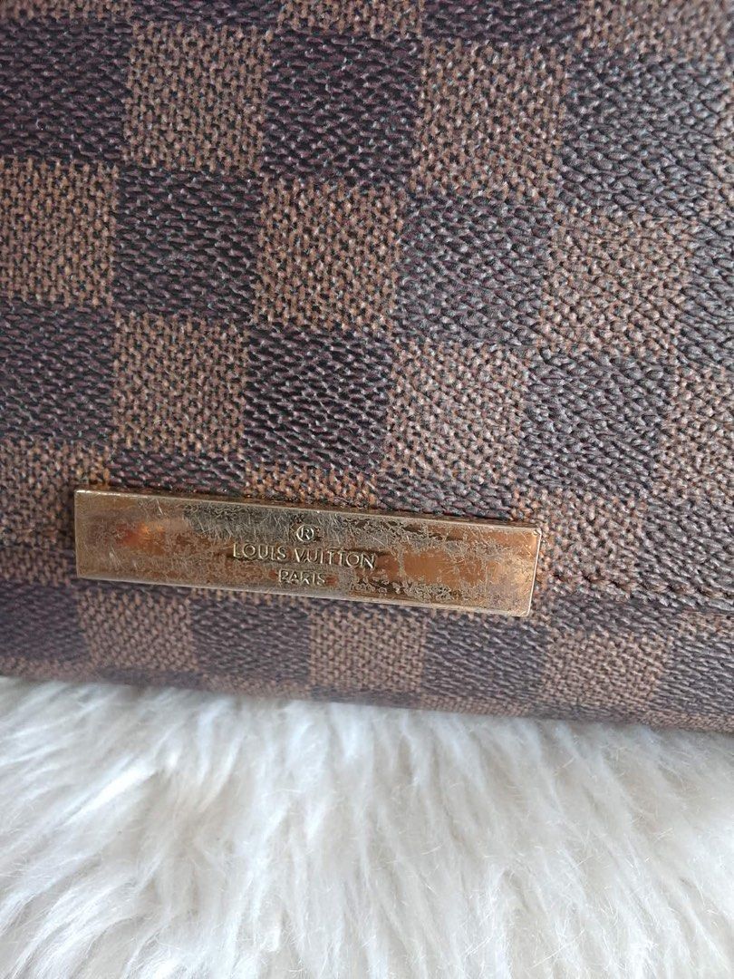 LV FAVORITE SHOULDER BAG (Category: Luxury Bags & Wallets) located in Bacolod City. Submitted by chuchaystuffs (Listing ID 1419314339, Image 2). Description: Signs of use self authentication is advise .