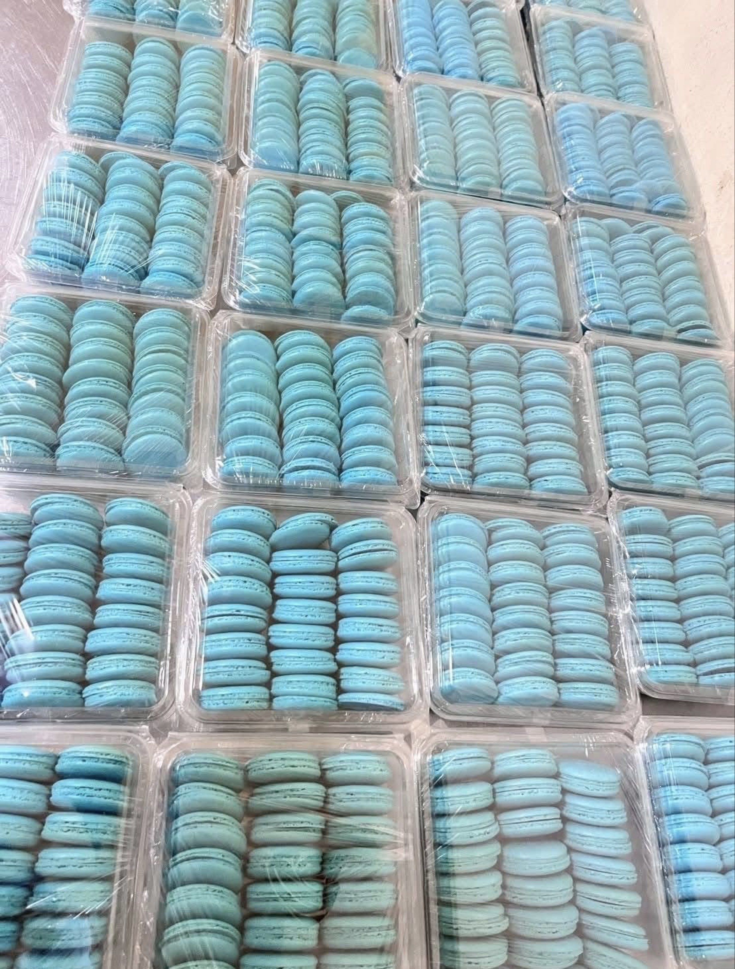Macaron Shells (Category: Homemade Bakes) located in Singapore. Submitted by funfettiofficially (Listing ID 1419231307, Image 5). Description: We supply macaron shells for all purpose 100 pairs -$90 .