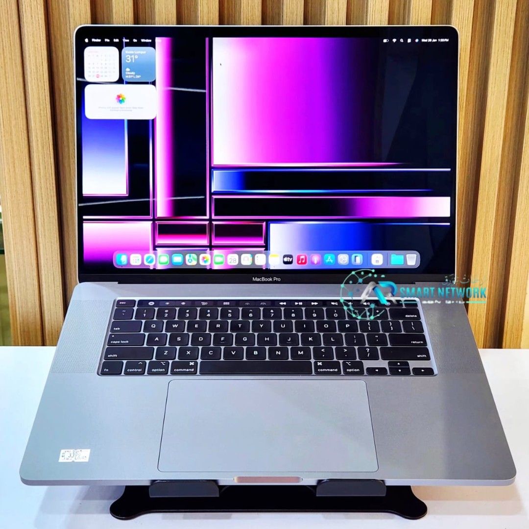 MACBOOK PRO 16