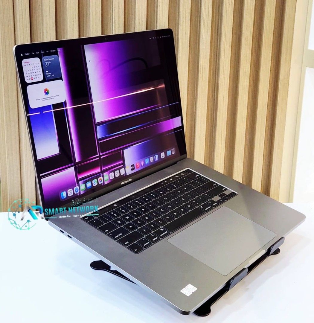MACBOOK PRO 16