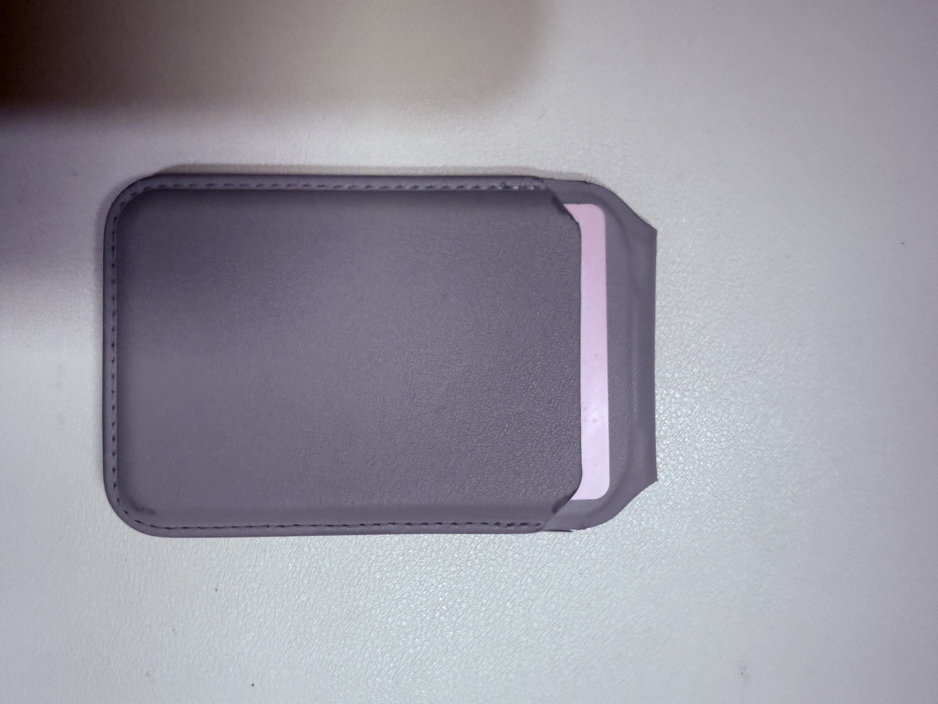 Magnetic strong hold 6-card holder (Category: Other Accessories) located in San Juan City. Submitted by shoprinat (Listing ID 1419364744, Image 1). Description: - HK made - Better than moft in terms of durability and magnet - Stocks available.
