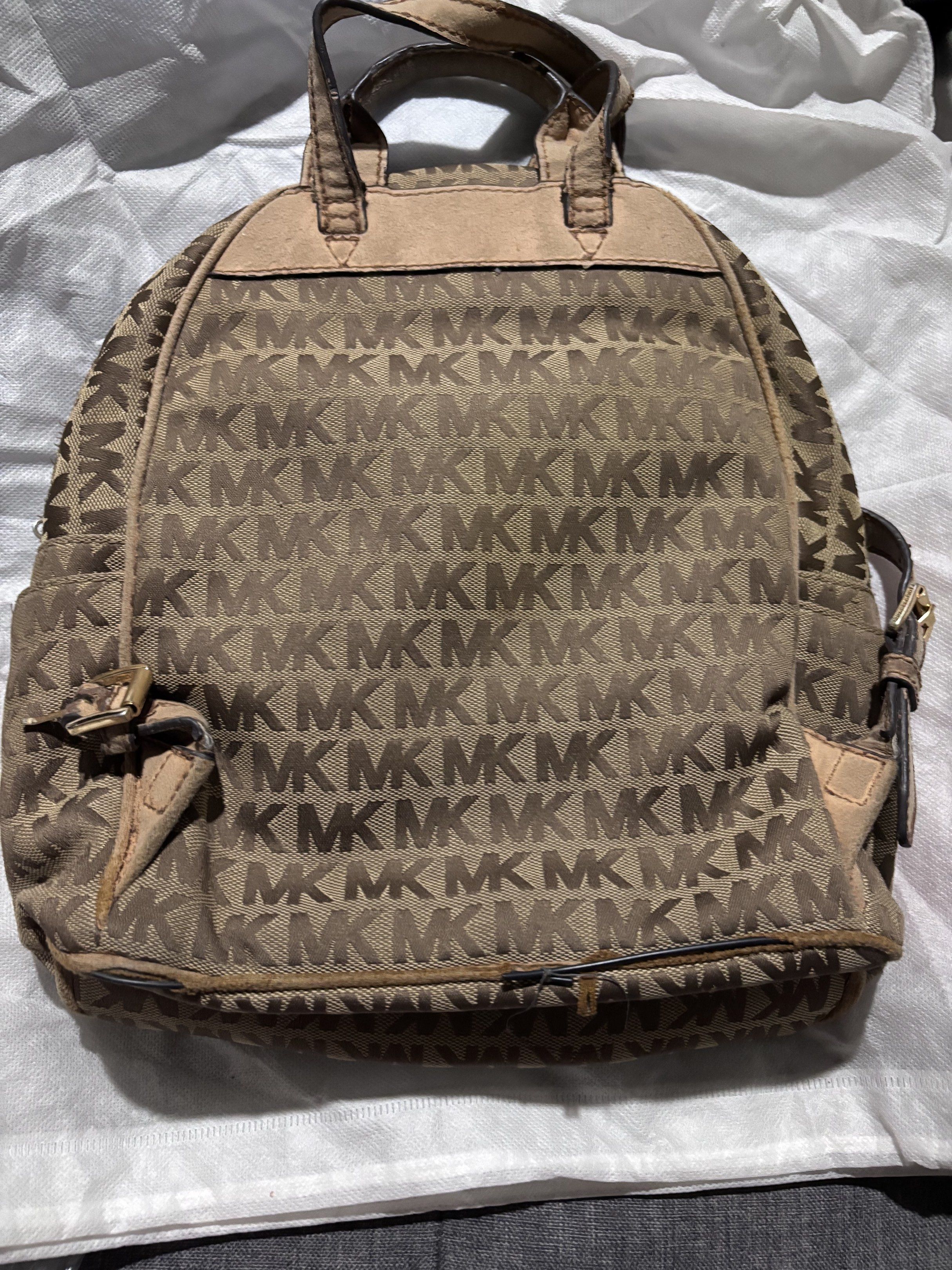 Michael Kors Backpack “Project Bag” (Category: Luxury Bags & Wallets) located in Cavite. Submitted by Love.Saffron (Listing ID 1419198813, Image 2). Description: Original Michael Kors Bag (PROJECT BAG) Need to repaint and it is good to go. RFS: No time na for me to do project bags but this is nice once repainted. .