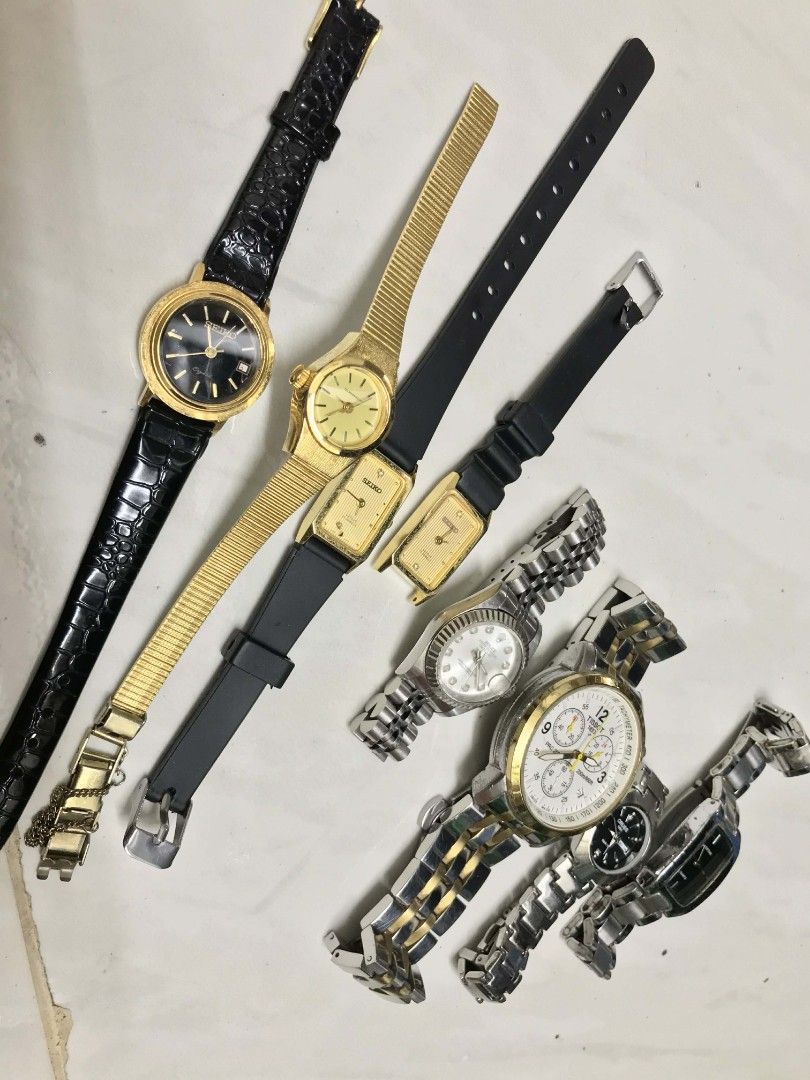 Mix watches with issues (Category: Women's Watches) located in Mandaluyong City. Submitted by needs99 (Listing ID 1419316492, Image 2). Description: FOR TAKE ALL ONLY. ISSUES: NEED PALIT BATTERY, NEED PIN, NEED FACE GLASS ❤️ KAYO NA MAG PAAYOS TAPOS RESELL NIYO NALANG, WALA NA KO PANG PUHUNAN HEHE.