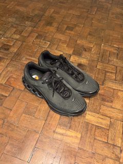 (Category: ) located in . Submitted by emptycloset.shop (Listing ID 1419308031, Image 1). Description: .