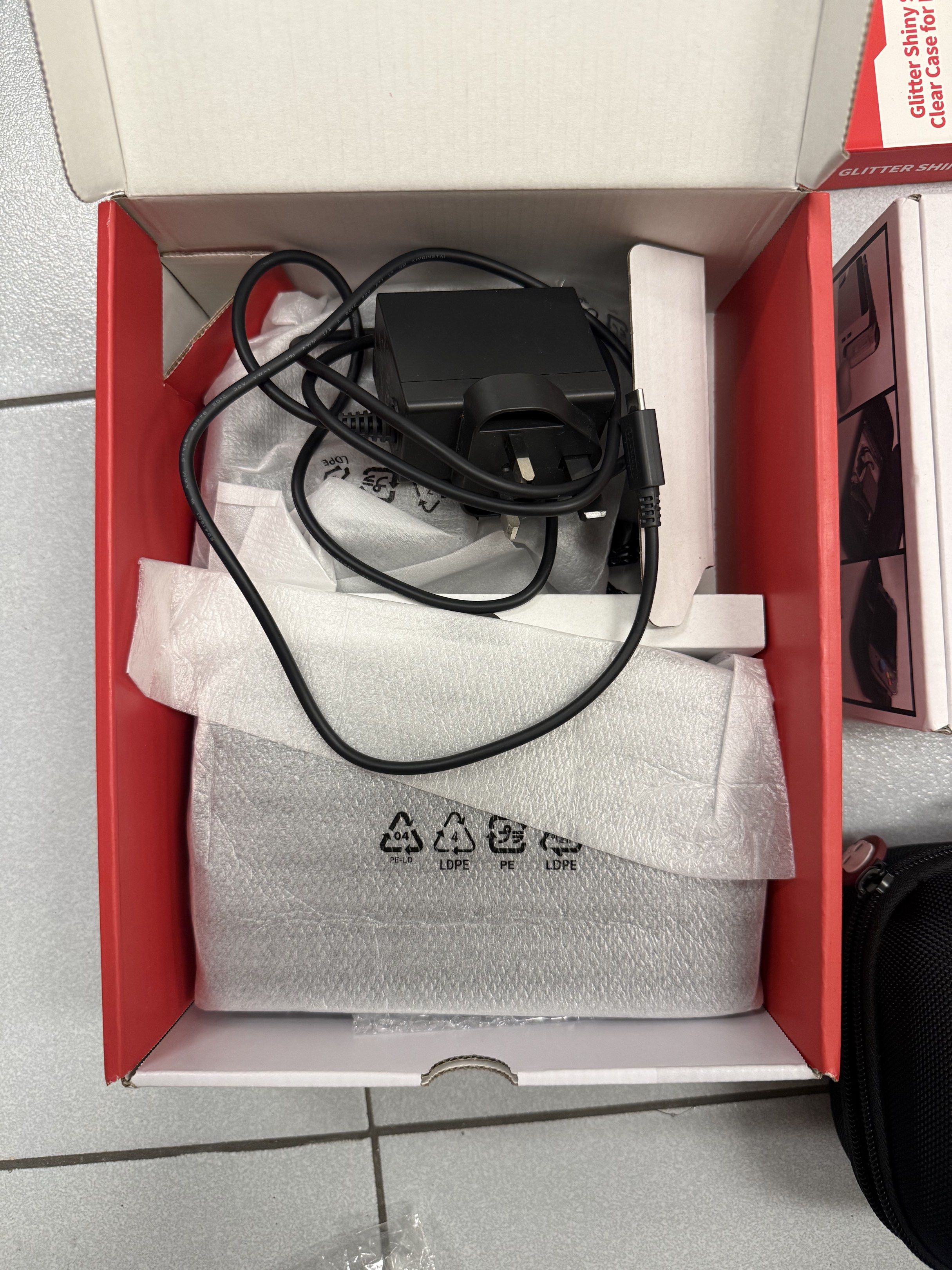Nintendo Switch OLED Console Bundle (Category: Nintendo) located in Caloocan City. Submitted by greatwdemi (Listing ID 1419317993, Image 2). Description: Nintendo Switch OLED Bought November 2025 Sobrang bago pa walang gasgas Complete Inclusion Freebies Hogwarts Legacy Pokemon ZA Bayonetta 3 Case Covers Grips RFS: Changed priorities haha PM for more details.