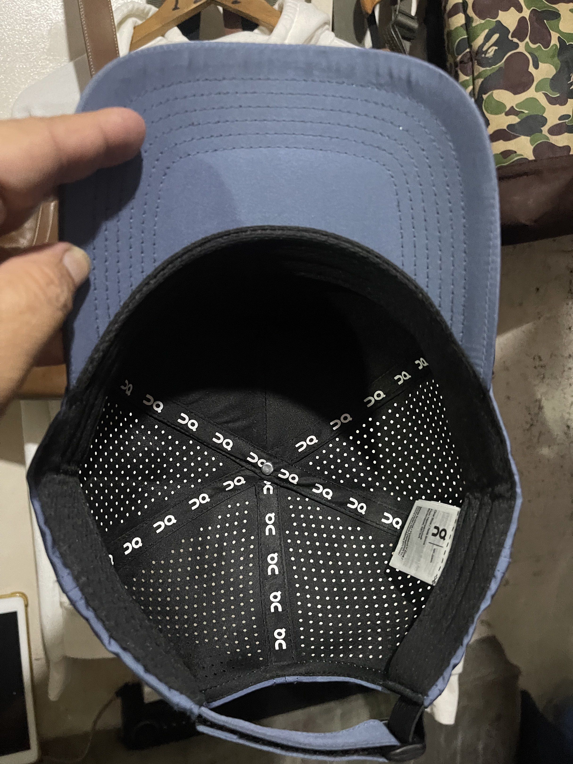 On cloud running cap (Category: Caps & Hats) located in Mandaluyong City. Submitted by mark2pac (Listing ID 1419368585, Image 3). Description: good condition.