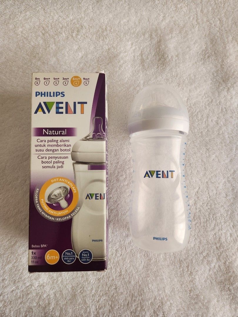 Philips Avent Natural Baby Bottle (Category: Breastfeeding & Bottle Feeding) located in Pasig City. Submitted by machichoo (Listing ID 1394855216, Image 2). Description: - Philips Avent Natural baby bottle - Designed for babies 6 months and up - Features an anti-colic system - Natural teat design for easy latch-on - BPA-free Decluttering.