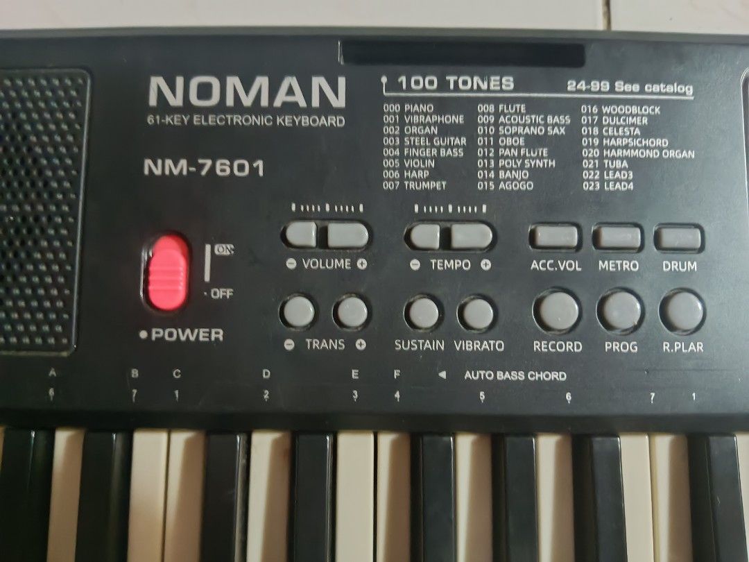 Piano Keyboard (Category: Musical Instruments) located in Makati City. Submitted by hzyakz (Listing ID 1419280764, Image 2). Description: no longer working 61 keys for spare parts only .