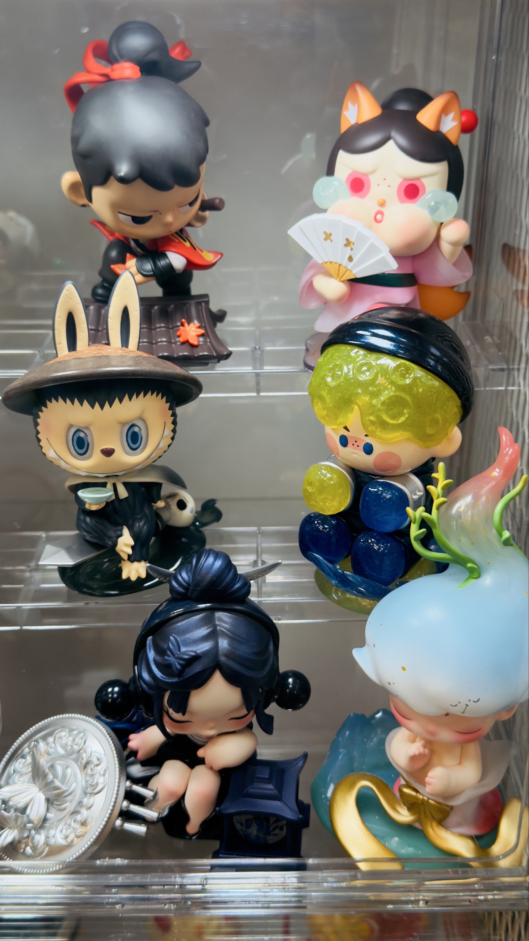 PopMart Matchless 14th Anniversary (Category: Vintage Collectibles) located in Manila. Submitted by rzzb21 (Listing ID 1419345839, Image 3). Description: PopMart Matchless 14th Anniversary Sold as set ONLY! Inclusions • Complete set • Acrylic Display Case • Cards PM me if interested! 📍 Quezon City.