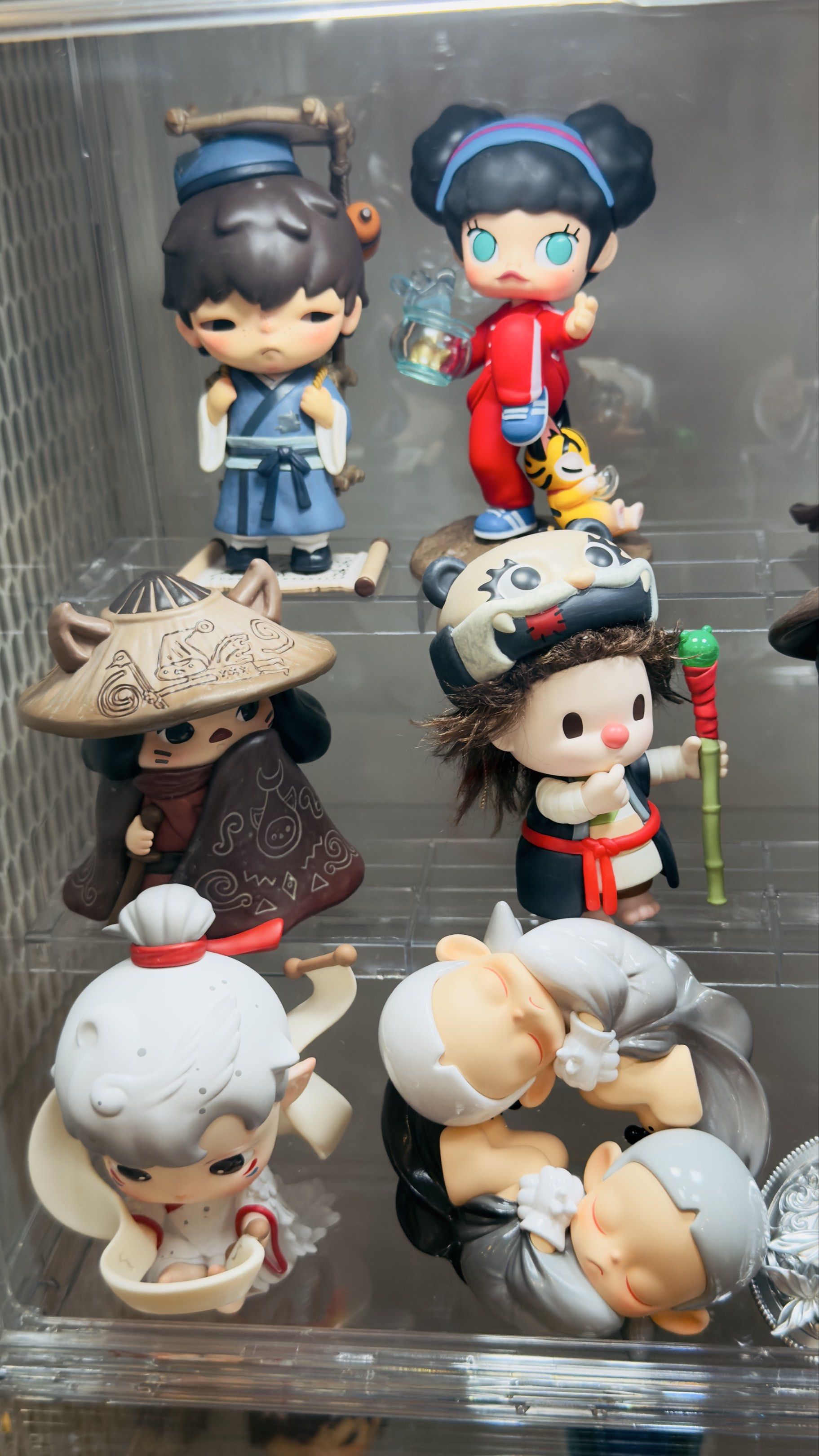 PopMart Matchless 14th Anniversary (Category: Vintage Collectibles) located in Manila. Submitted by rzzb21 (Listing ID 1419345839, Image 2). Description: PopMart Matchless 14th Anniversary Sold as set ONLY! Inclusions • Complete set • Acrylic Display Case • Cards PM me if interested! 📍 Quezon City.
