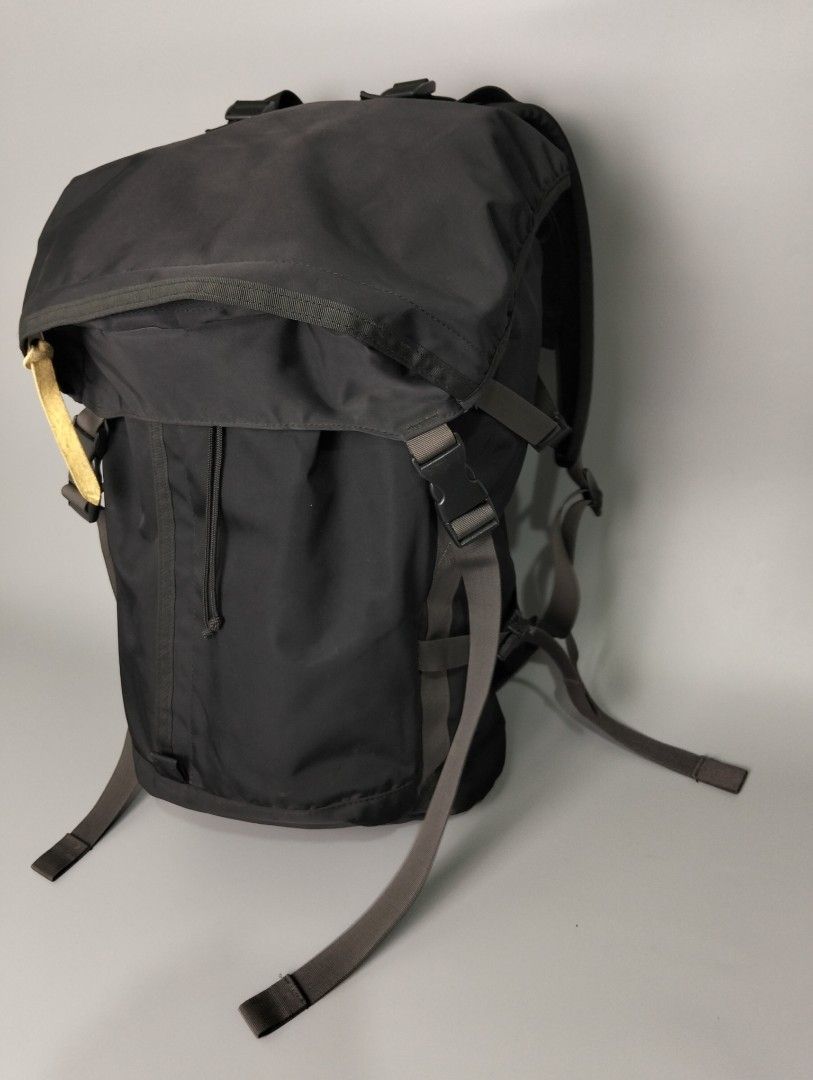 PORTER headporter rucksack backpack (Category: Backpacks) located in Bulacan. Submitted by recycloth_ (Listing ID 1419203610, Image 3). Description: PORTER headporter rucksack backpack large main compartment front zipper closure compartment inner zip closure compartment authentic made in japan Large size in good condition no major issue or flaws HMU!.