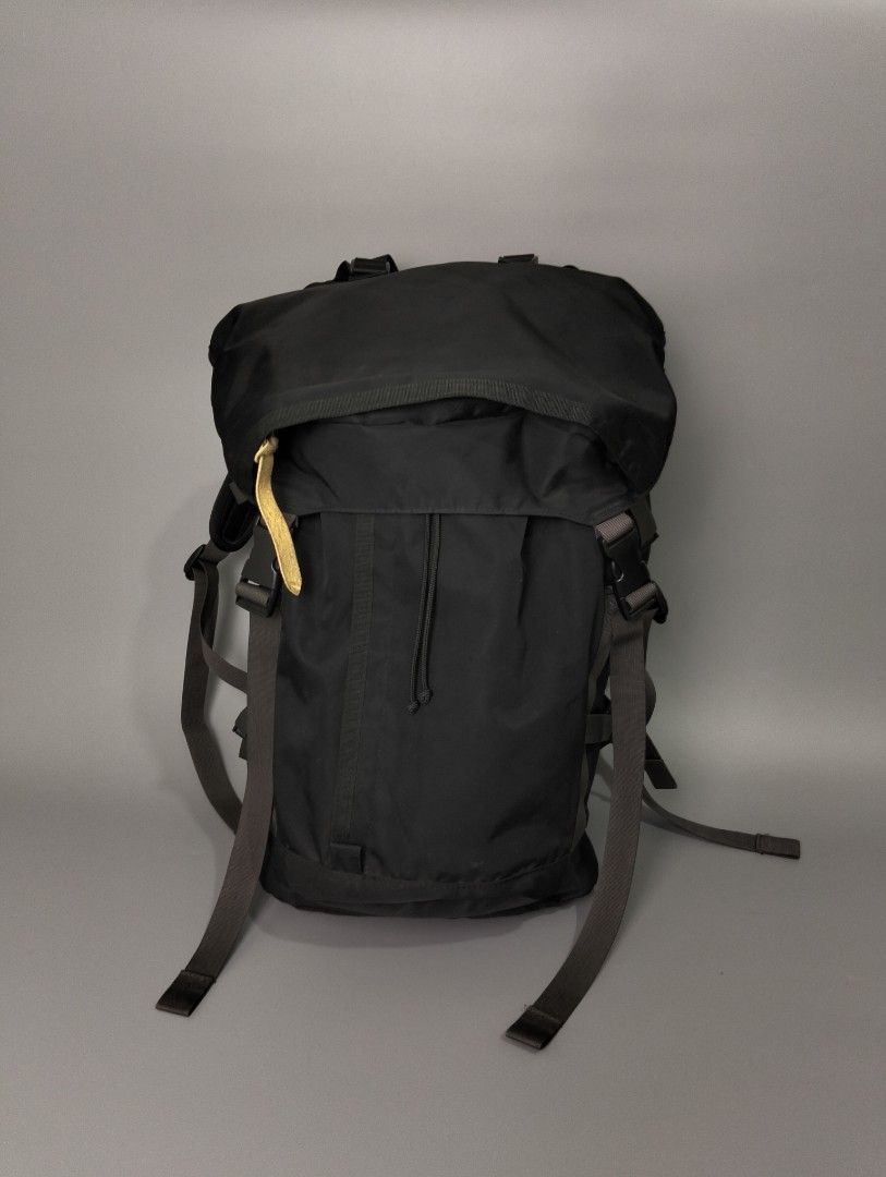 PORTER headporter rucksack backpack (Category: Backpacks) located in Bulacan. Submitted by recycloth_ (Listing ID 1419203610, Image 1). Description: PORTER headporter rucksack backpack large main compartment front zipper closure compartment inner zip closure compartment authentic made in japan Large size in good condition no major issue or flaws HMU!.