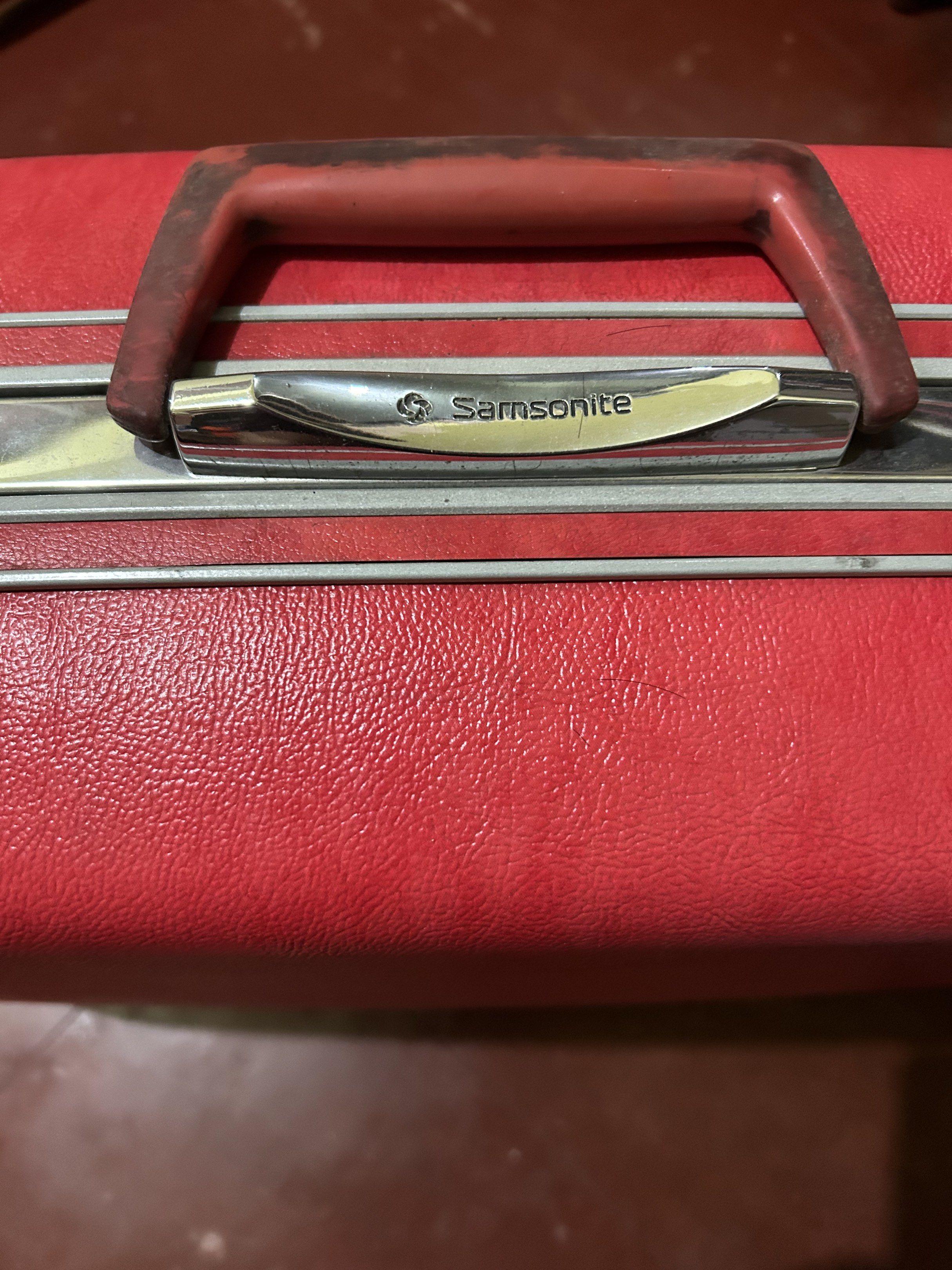 Samsonite Vintage Red silhoutte hard-shell Suitcase (Category: Luggage) located in Manila. Submitted by lils_shoppe (Listing ID 1419309152, Image 1). Description: .