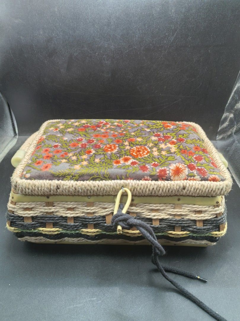 Sewing Kit (Category: Craft Supplies & Tools) located in Cebu City. Submitted by dudes_villanueva (Listing ID 1419232362, Image 2). Description: Sewing Kit 📌All in. Sold as is. 📌Kit Basket in excellent condition. L9.75xW7xH4.25 in.
