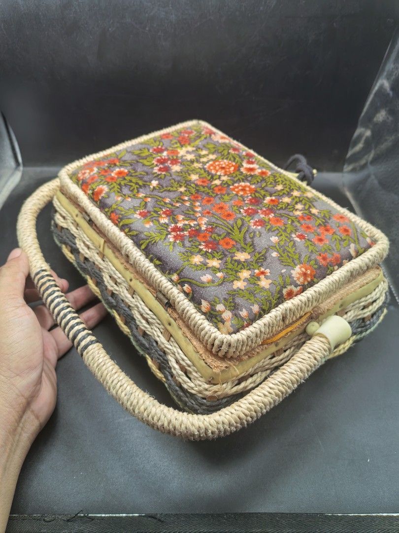 Sewing Kit (Category: Craft Supplies & Tools) located in Cebu City. Submitted by dudes_villanueva (Listing ID 1419232362, Image 3). Description: Sewing Kit 📌All in. Sold as is. 📌Kit Basket in excellent condition. L9.75xW7xH4.25 in.
