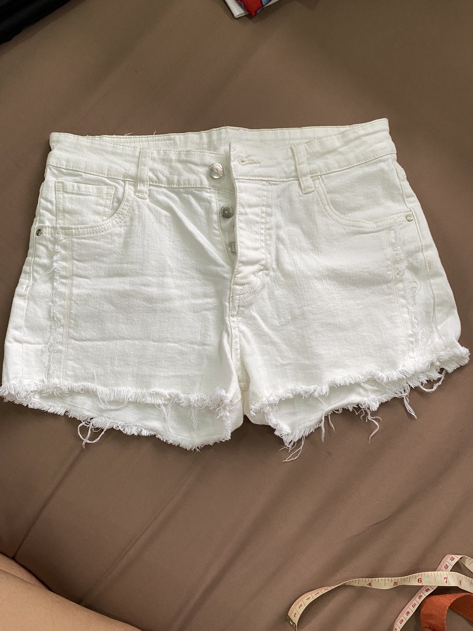 shorts with h&m crop top (Category: Shorts) located in Manila. Submitted by decluttermomsh (Listing ID 1419259944, Image 2). Description: *** declutter*** US 8 size plus CROP TOP FROM H&M payment thru gcash .