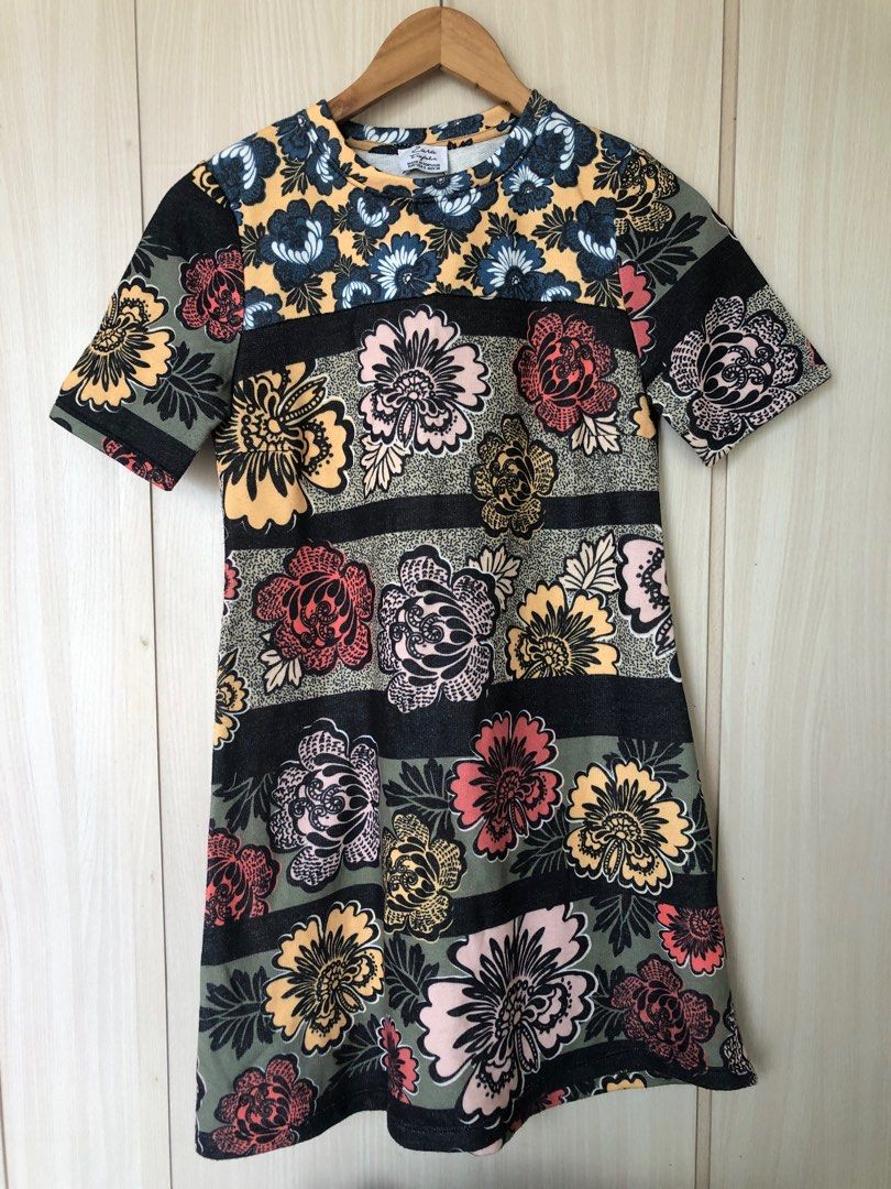 Sold as set: 2 Zara printed dresses (Category: Dresses) located in Quezon City. Submitted by macyscloset (Listing ID 1419226800, Image 2). Description: 🎀Zara floral printed dress - S on tag 🎀Zara knit dress - S on tag 🎀no flaws 🎀selling low; rfs: major decluttering .