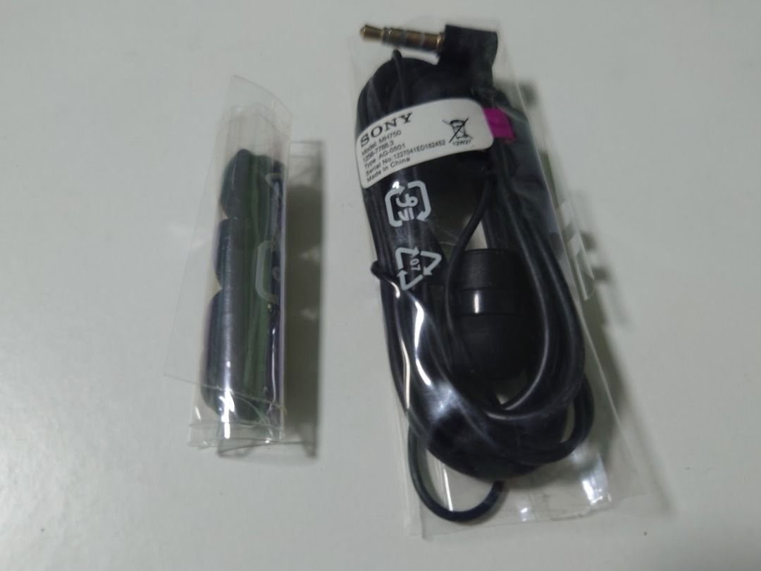 Sony 3.5mm Black Earphones